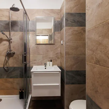 2-108 In Rc Cozy Wola, 32 Jana Kazimierza,petrovdoma Partments Lejlighed