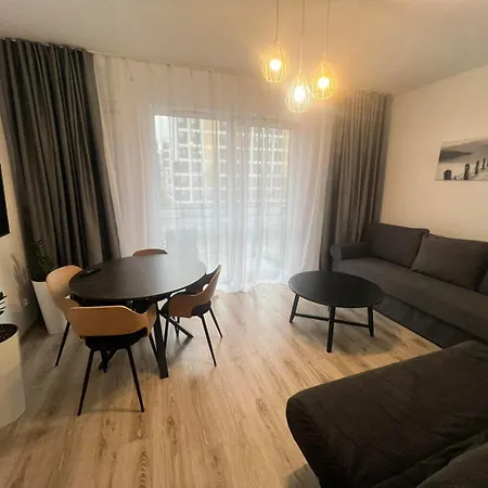 2-108 In Rc Cozy Wola, 32 Jana Kazimierza,petrovdoma Partments * Varsovia