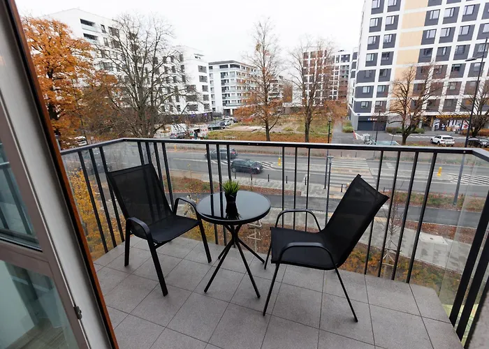 Apartment 2-108 Wola, Jana Kazimierza 32, Warsaw, Cozy View, Petrovdom