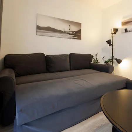شقة 2-108 Wola, Jana Kazimierza 32, Warsaw, Cozy View, Petrovdom *